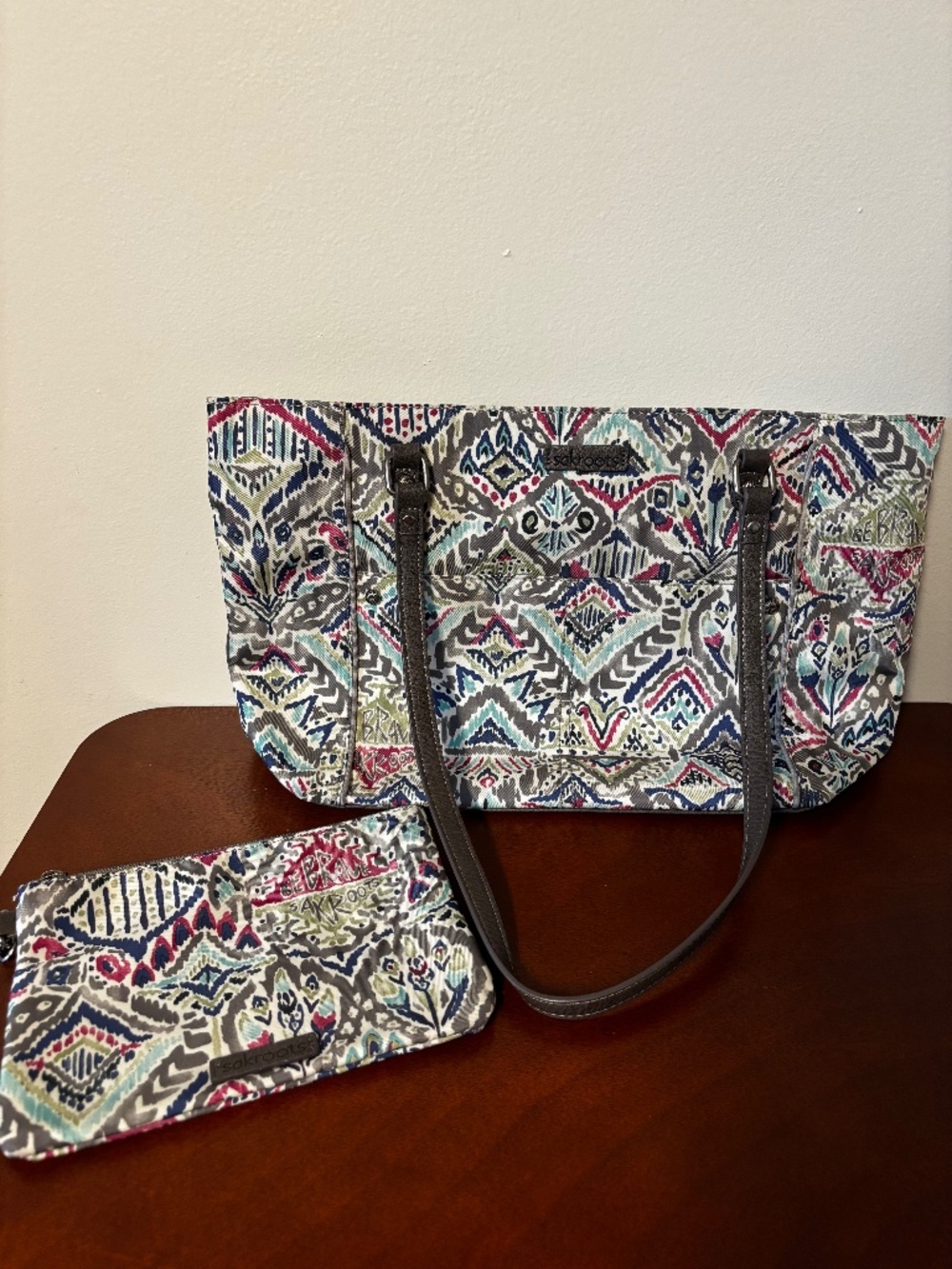 Sakroots Artist Circle Metro Tote with clip on Wallet